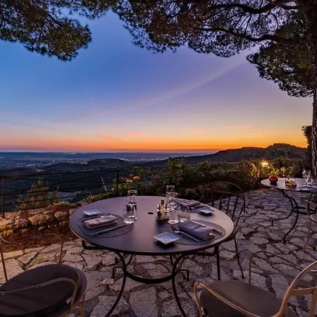 Отель Garrigae Abbaye De Sainte Croix 4*